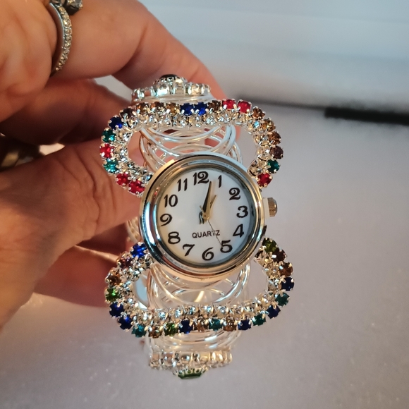 Quartz Watch - Picture 8 of 13